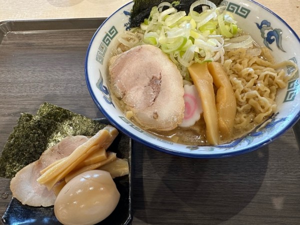 「らーめん」@舎鈴 横浜ポルタ店の写真