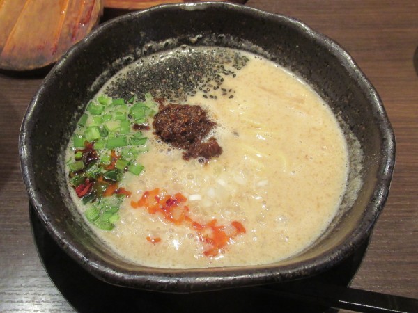 「ハーフ担々麺（730円）」@ロンフーダイニング  モリタウン昭島店の写真