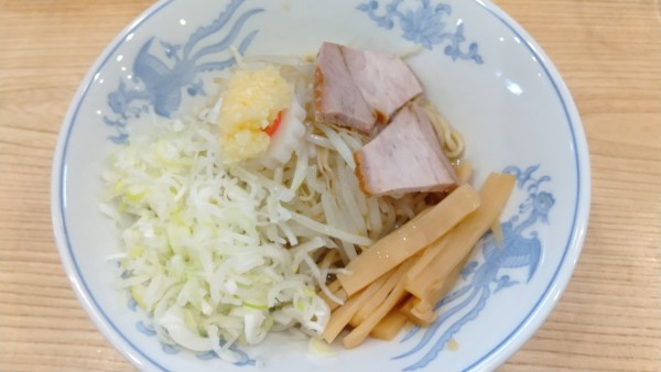 「油そば・麺軽め+にんにく」@らーめん 高尾の写真