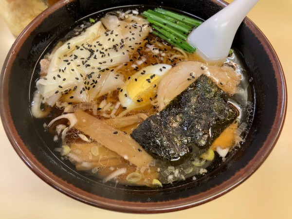 「ワンタンメン」@手もみらーめん 十八番の写真