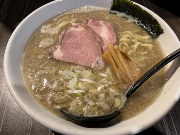 「こってり支那（大盛）：750円」@らーめん屋本舗 麺龍 仙台駅前店の写真