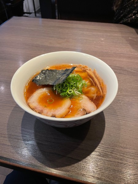 「醤油ワンタン麺」@支那そばや 本店の写真