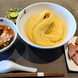 淡麗昆布水つけ麺