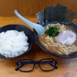 らーめん醤油・ライス20円