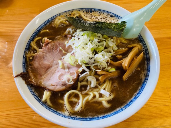 「ブレンド正油 大盛＋チャーシュー丼」@らーめん 萬亀の写真