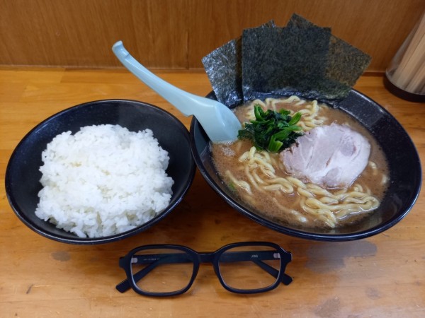 「らーめん醤油・ライス20円」@らーめん家 せんだい 曙町店の写真