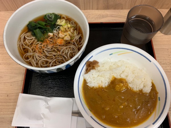 「ミニカレーセット中辛 590円」@高幡そば 高幡不動店の写真