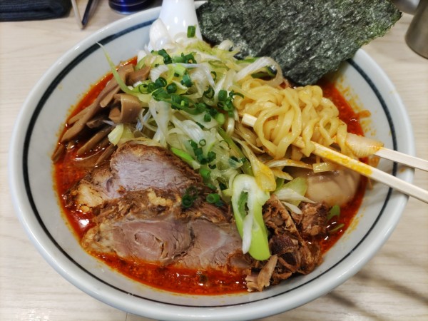 「味噌葱らーめん(大)【辛味噌】·味付たまご」@らーめん はな火屋の写真