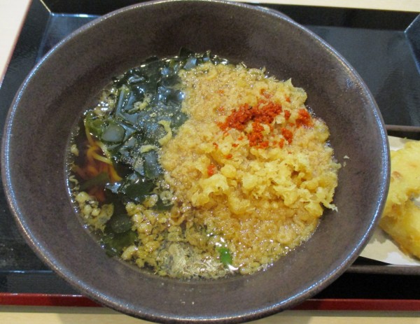 「中華そば＋ちくわ天　490円＋100円」@ゆで太郎 中野坂上店の写真