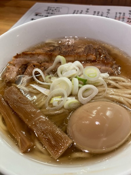 「らーめん　macro　厚切り焼き豚」@人類みな麺類の写真