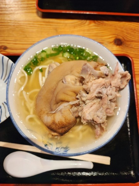 「てびちそば」@みやら製麺の写真