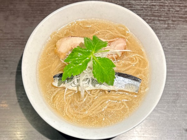「★＜恒例月1限定＞秋実秋刀魚塩焼らぁめん🍜¥1,200」@麺処 夏海の写真