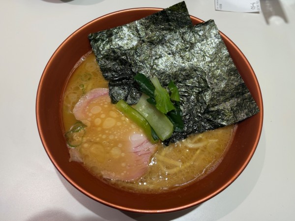 「ラーメン」@家系ラーメン 革新家 TOKYOの写真