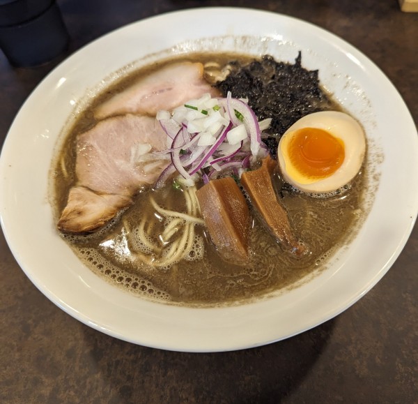「百尾煮干し醤油ラーメン」@煮干しらーめん 田中にぼるの写真