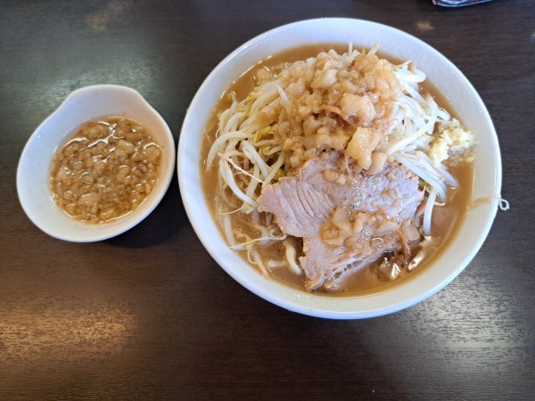 「らーめん小アブラ」@ラーメンどでん 大宮店の写真