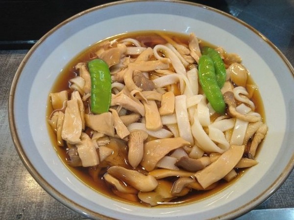 「秋のきのこきしめん」@名代きしめん 住よし JR名古屋駅・新幹線上りホーム店の写真