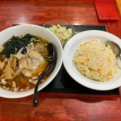 Ａランチ（醤油ラーメンと半チャーハンのセット）780円