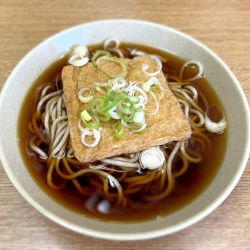 きつねそば(480円)