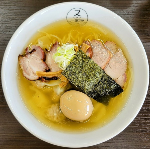 「塩チャーシューワンタン麺 +味玉」@らーめん又右衛門の写真