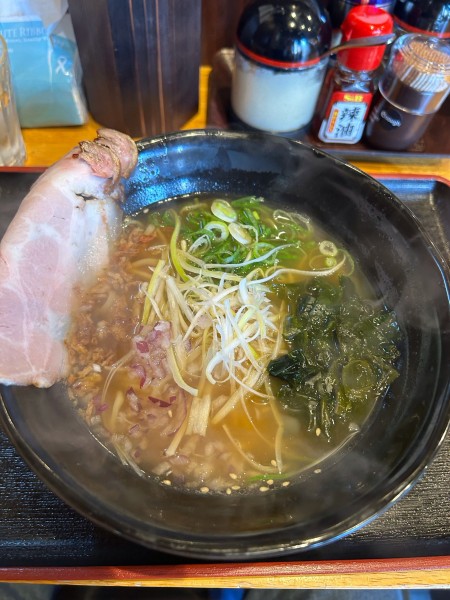 「淡麗醤油ラーメン880円」@麺屋 ニシムクサムライの写真