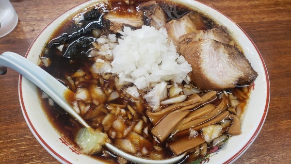 「竹岡式ラーメン＋チャーシュー＋薬味」@中華そば 温故知新の写真