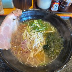 淡麗醤油ラーメン880円