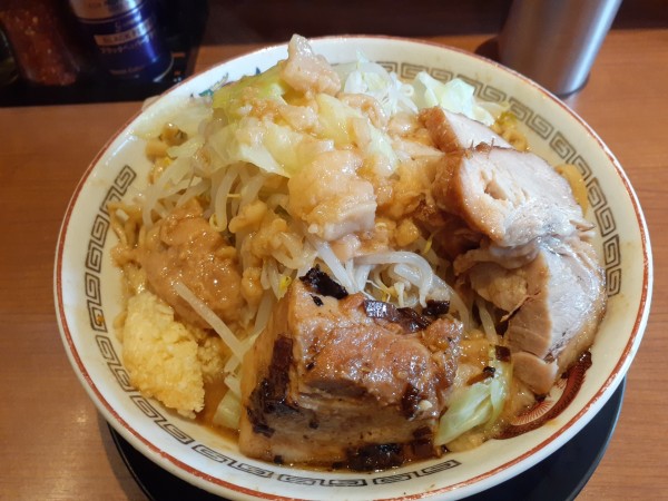 「大ラーメン、味噌山、ネギ塩豚」@豚山 町田店の写真