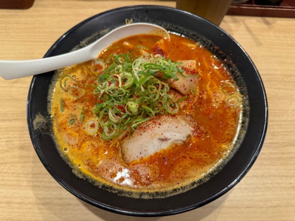 「辛味噌らーめん  830円」@威風 三田店の写真