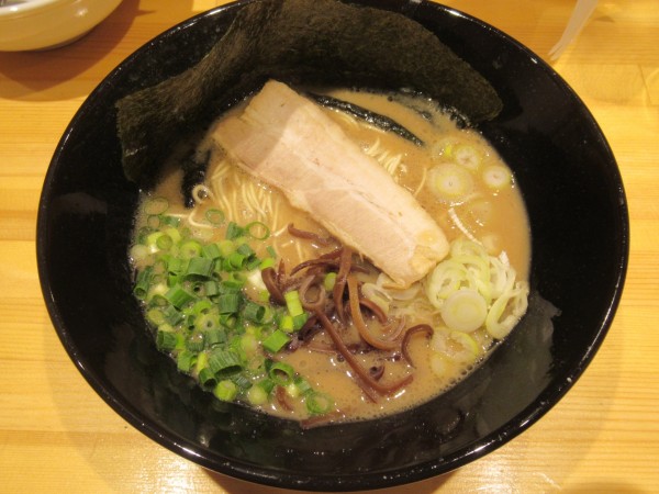 「茨城豚骨まる（900円）」@茨城豚骨 美しょうの写真