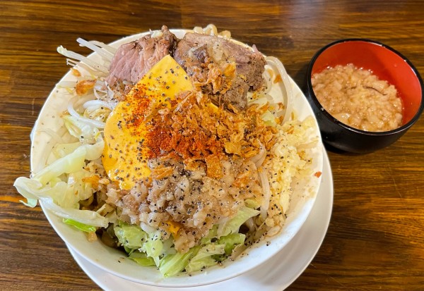 「カルボ汁なし➕スライスチーズ」@道の途中の写真