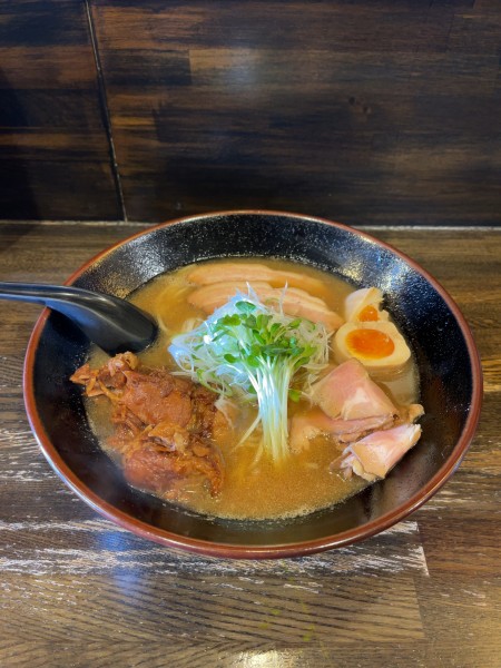 「和風とんこつチャーシュー（1300円）」@綿麺の写真