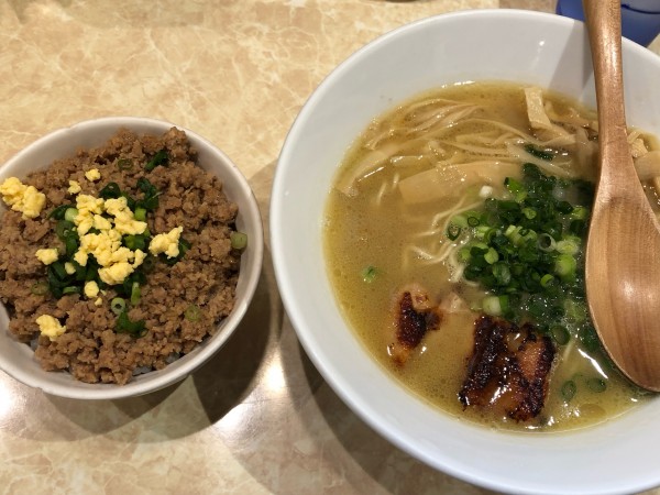 「とろりラーメンと鶏そぼろ丼」@鶏ポタラーメン THANK 大門店の写真