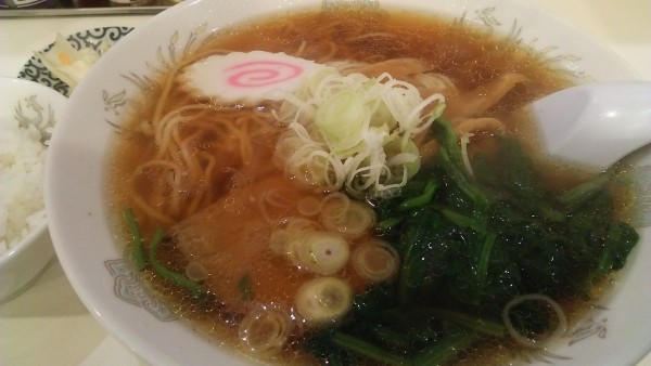 「ラーメン 850円＋半ライス 200円」@ラッキー飯店の写真