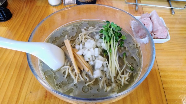 「【限定】冷やし濃厚煮干らーめん」@煮干らーめん 紫乱の写真