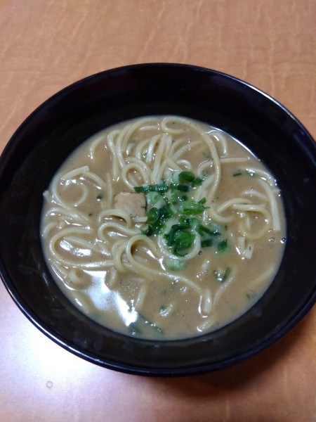 「魚介とんこつラーメン」@カラオケまねきねこ 水戸店の写真