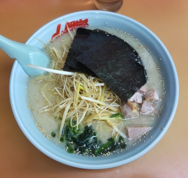 「塩ネギラーメン大盛」@ラーメン山岡家 山形西田店の写真