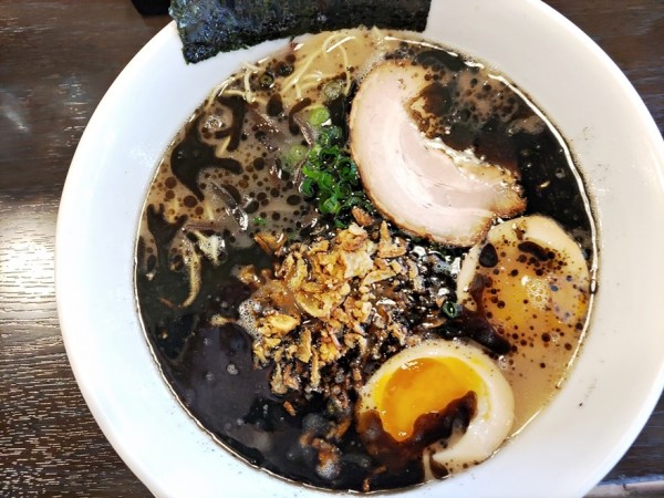 「黒心らーめん＋煮たまご」@一心の写真