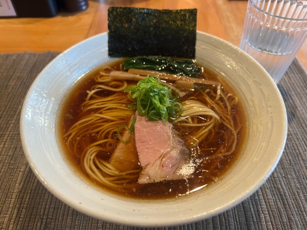 「醤油らぁ麺　1100円」@麺屋 さくら井の写真