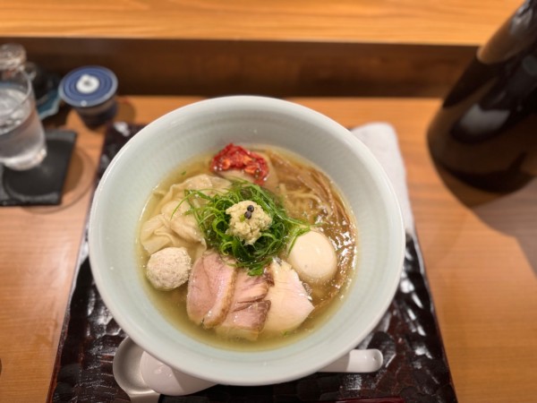 「特製塩そば(手揉み麺) 1650円」@饗 くろ㐂の写真