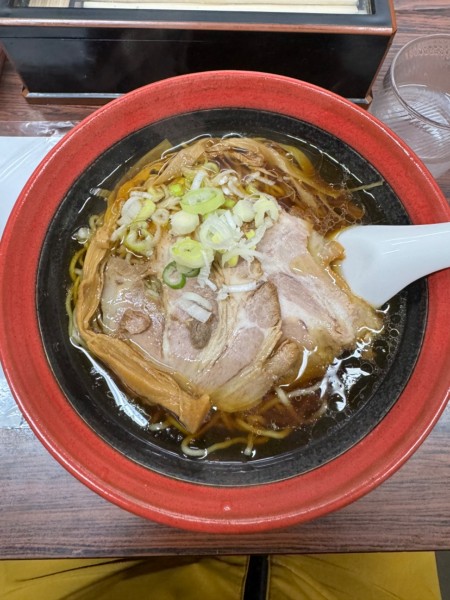 「天下布武醤油ラーメン」@花やラーメンの写真