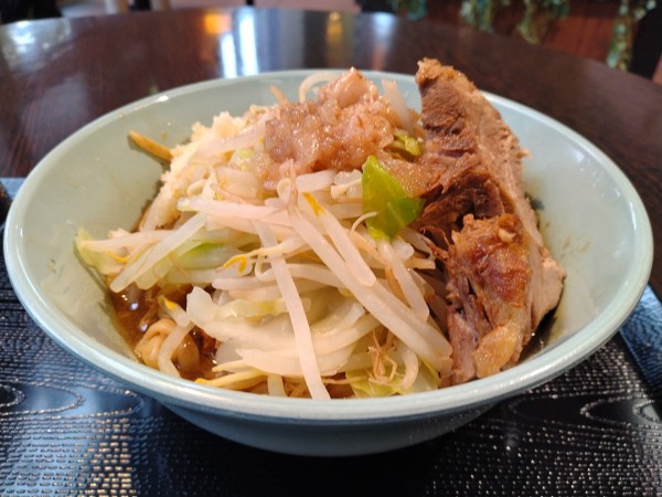 「俺道油そば」@俺の生きる道 東京競馬場店の写真