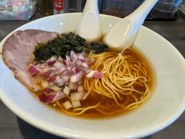 「淡麗（白）」@麺や べらぼうの写真