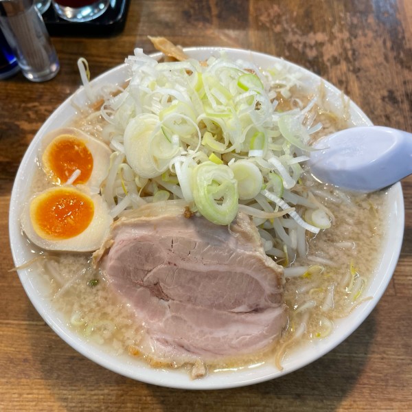 「しょうゆらーめん+味玉子  ￥900+￥0」@こってりらーめん 誉の写真