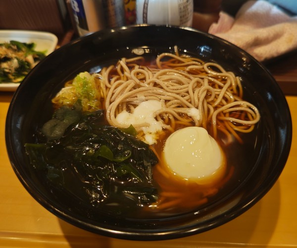 「かけそば（朝カレーセット）」@名代 富士そば 秋葉原店の写真