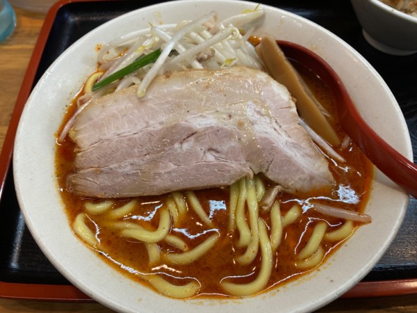 「辛味噌ラーメン＋ぶたごはん」@味噌麺処 花道庵の写真