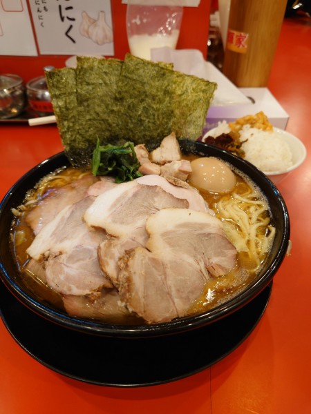 「チャーシュー麺大 煮豚 硬め多め ライス✖️4」@横浜家系ラーメン 大輝家の写真