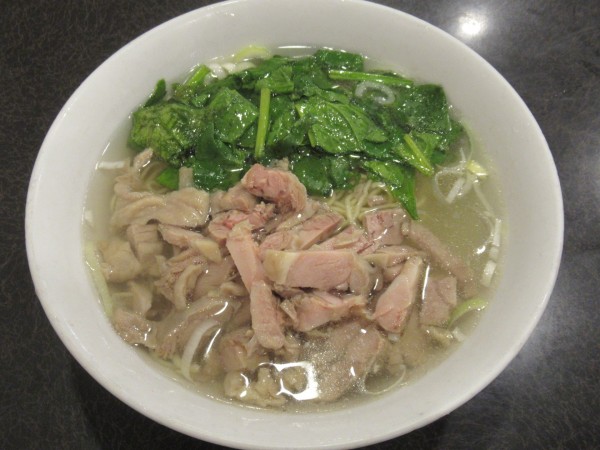 「鶏肉そば（968円）」@上海料理 飲茶 喬家柵の写真