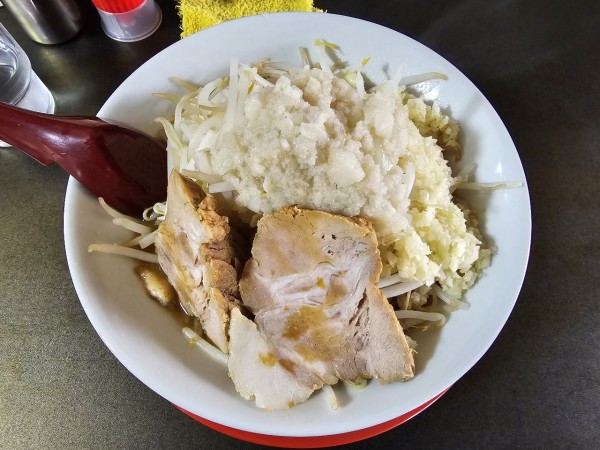 「ブタラーメン（ニンニクアブラ）　850円」@ラーメンブタヤロウの写真