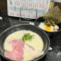 濃厚エスプレッソ醤油らーめん