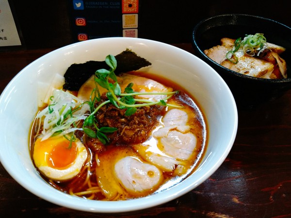 「【ラ塾】限定/スパイシー豚肉醤油ラーメン+チャーシューご飯」@らーめん 五ノ神精肉店 煮干し編の写真